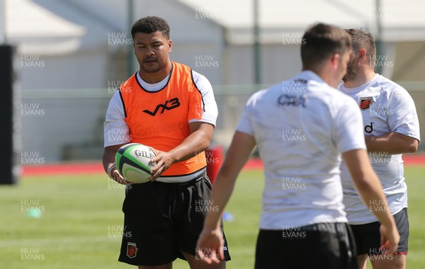 240821 - Dragons Training session - Leon Brown during training session