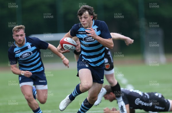 200621 - Dragons U18 v Cardiff Blues U18 - Louie Hennessy-Booth of Cardiff Blues races in to score try
