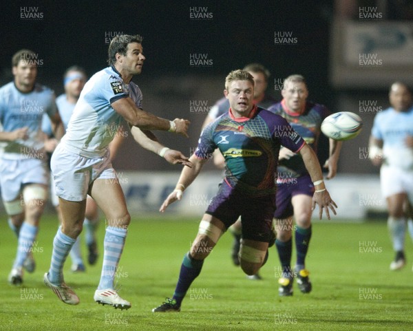 201012 - Newport Gwent Dragons v  Aviron Bayonnais - Amlin Challenge Cup   Mike Phillips of Bayonne 