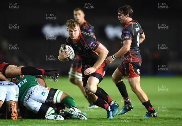 010918 - Dragons v Benetton - Guinness PRO14 - Jack Dixon of Dragons gets into space