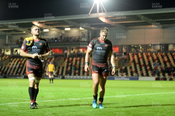 010918 - Dragons v Benetton - Guinness PRO14 - Lewis Evans and Tyler Morgan of Dragons look dejected