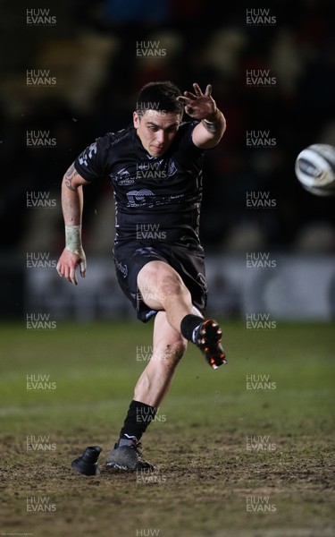 060320 - Dragons v Benetton Rugby, Guinness PRO14 - Jacob Botica of Dragons kick conversion