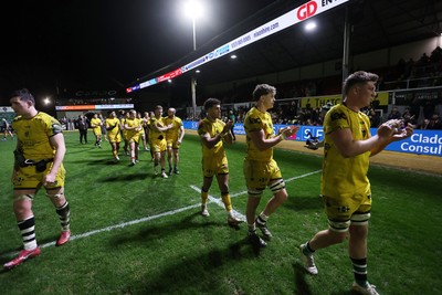 280226 - Dragons RFC v Benetton Rugby - United Rugby Championship - Dragons thank the fans at full time