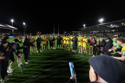 280226 - Dragons RFC v Benetton Rugby - United Rugby Championship - Dragon team huddle