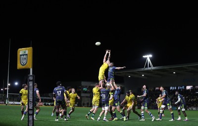 280226 - Dragons RFC v Benetton Rugby - United Rugby Championship - Ryan Woodman of Dragons wins the line out