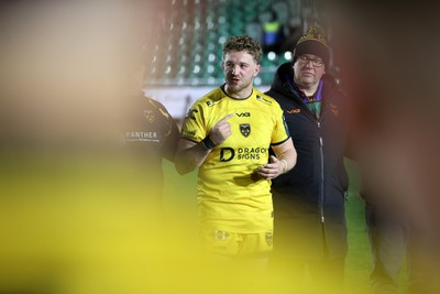 280226 - Dragons RFC v Benetton Rugby - United Rugby Championship - Angus O�Brien of Dragons speaks to the team