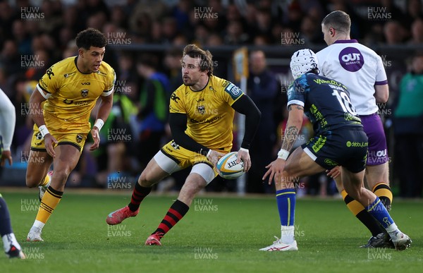 280226 - Dragons RFC v Benetton Rugby - United Rugby Championship - Rhodri Williams of Dragons 
