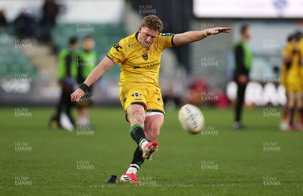 280226 - Dragons RFC v Benetton Rugby - United Rugby Championship - Angus O�Brien of Dragons kicks the conversion