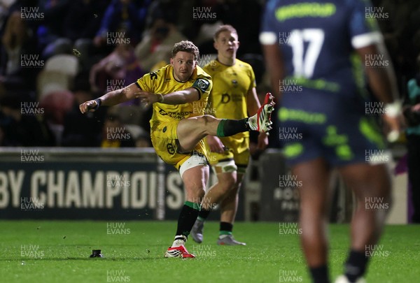 280226 - Dragons RFC v Benetton Rugby - United Rugby Championship - Angus O�Brien of Dragons kicks a penalty