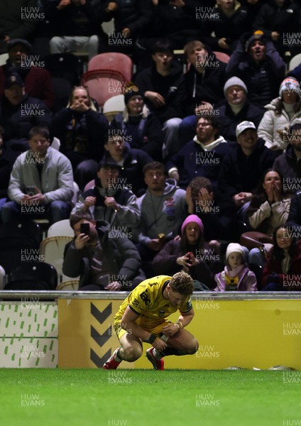 280226 - Dragons RFC v Benetton Rugby - United Rugby Championship - Dejected Angus O�Brien of Dragons after missing the final kick