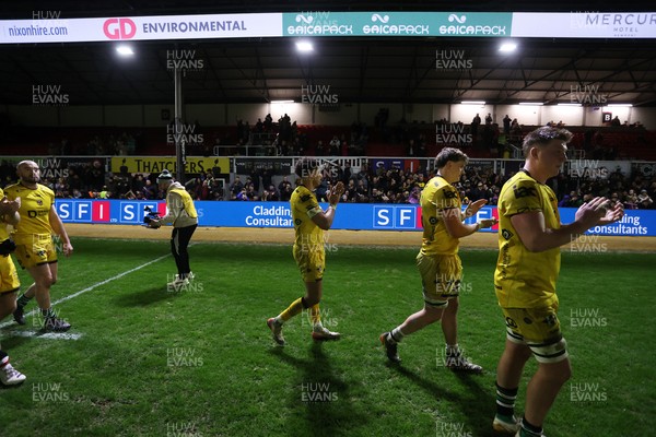 280226 - Dragons RFC v Benetton Rugby - United Rugby Championship - Dragons thank the fans at full time