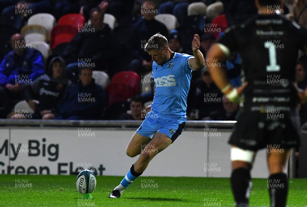 130522 - Dragons v Cardiff - United Rugby Championship - Rhys Priestland of Cardiff kick at goal