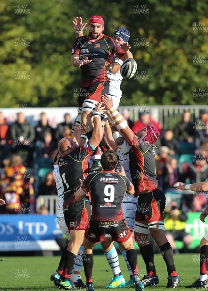 061018 - Dragons v Cardiff Blues, Guinness PRO14 - Cory Hill of Dragons claims the line out ball