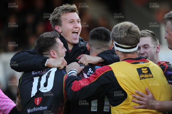 061018 - Dragons v Cardiff Blues - Guinness Pro 14 - Dragons players celebrate their second try