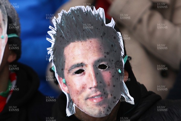 261217 - Dragons v Cardiff Blues- GuinnessPro14 Fans of Cardiff Blues and of Dragons enjoy the atmosphere with a Gavin Henson mask 