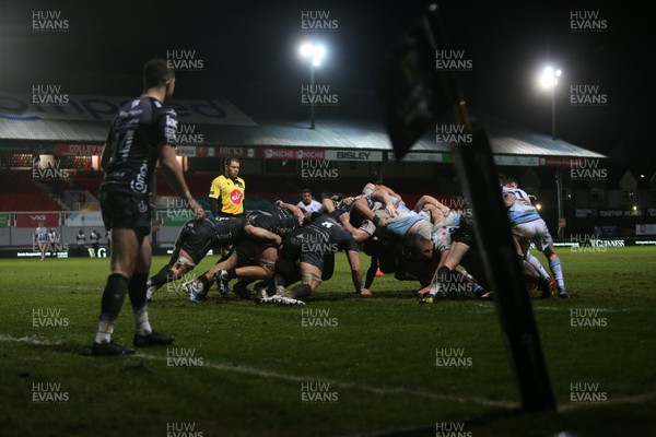 261220 - Dragons v Cardiff Blues - Guinness PRO14 - Scrum in the last few minutes of the game