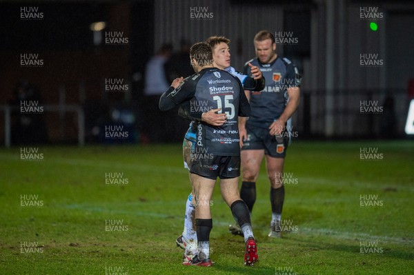 261220 - Dragons v Cardiff Blues - Guinness PRO14 - Josh Adams of Cardiff Blues and Jonah Holmes of Dragons shake hands at the final whistle