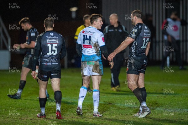 261220 - Dragons v Cardiff Blues - Guinness PRO14 - Josh Adams of Cardiff Blues and Jamie Roberts of Dragons shake hands at the final whistle