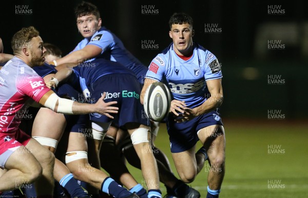 281020 - Dragons A v Cardiff Blues A - Ellis Bevan of Cardiff Blues A feeds the ball out