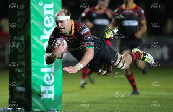 150116 - Newport Gwent Dragons v Castres, European Challenge Cup - Rynard Landman of Newport Gwent Dragons dives over the line only for the try to be dis-allowed