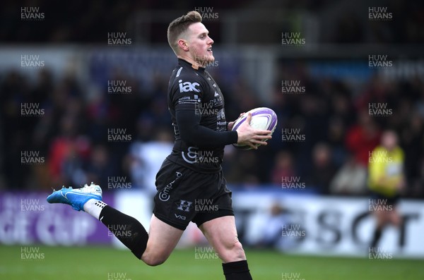 161119 - Dragons v Castres - European Rugby Challenge Cup - Daf Howells of Dragons scores try