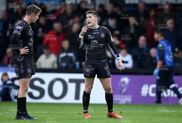161119 - Dragons v Castres - European Rugby Challenge Cup - Sam Davies of Dragons
