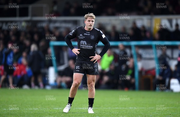 161119 - Dragons v Castres - European Rugby Challenge Cup - Tyler Morgan of Dragons