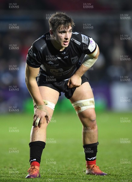 161119 - Dragons v Castres - European Rugby Challenge Cup - Taine Basham of Dragons