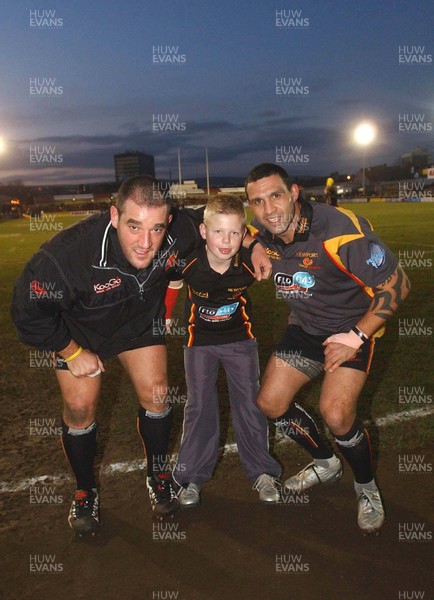 210106 - Heineken Cup Rugby Newport Gwent Dragons v Castres Mascot