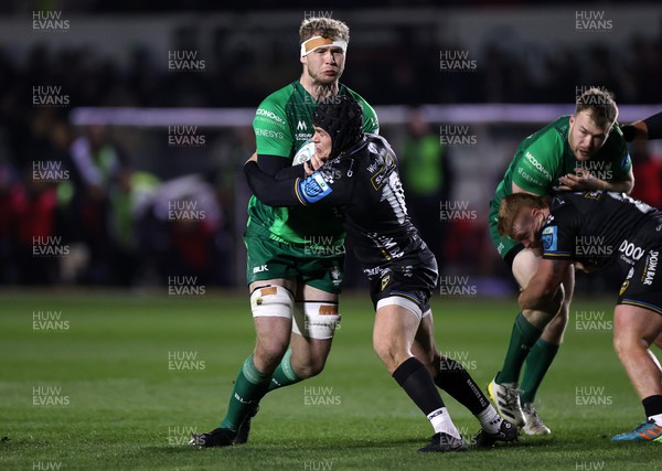 040323 - Dragons v Connacht - United Rugby Championship - Niall Murray of Connacht is tackled by Will Reed of Dragons 