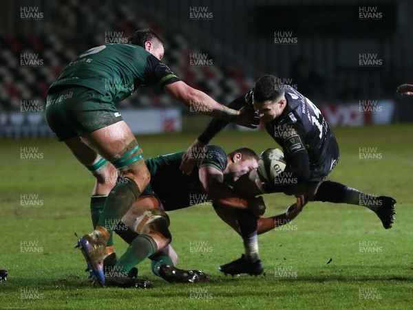 050221 - Dragons v Connacht, Guinness PRO14 - Owen Jenkins of Dragons is tackled by Oisin Dowling of Connacht