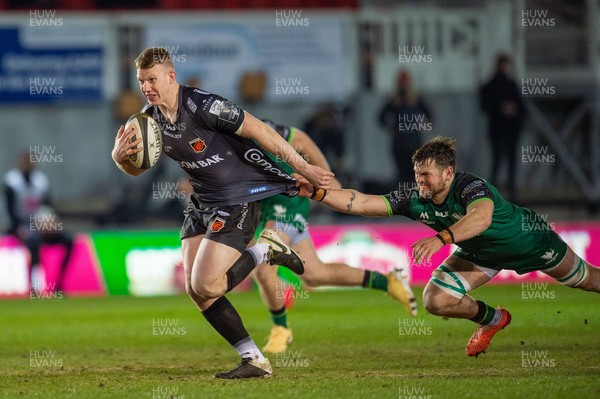 050221 - Dragons v Connacht - Guinness PRO14 - Jack Dixon  of Dragons is tackled by Conor Oliver of Connacht