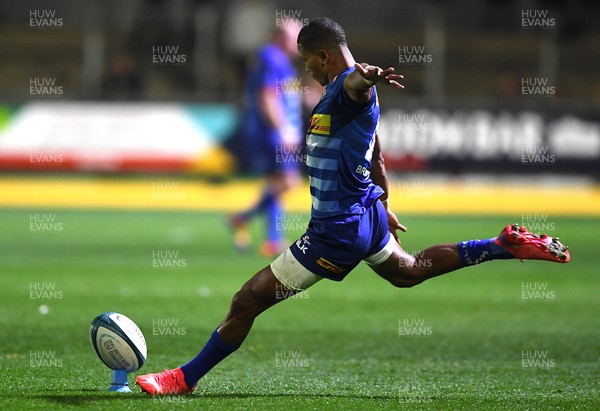 151021 - Dragons v DHL Stormers - United Rugby Championship - Manie Libbok of Stormers kicks at goal