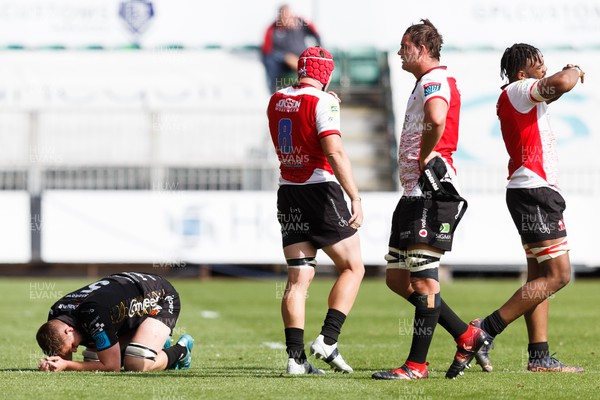 210522 - Dragons v Emirates Lions - United Rugby Championship - Huw Taylor of Dragons dejected at the end of the match