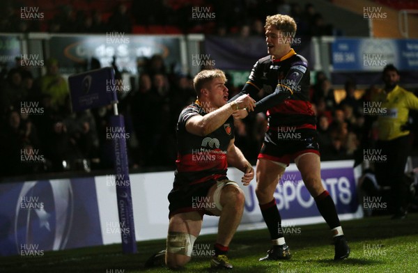081217 - Dragons v Enisei-STM - European Rugby Challenge Cup - Aaron Wainwright of Dragons celebrates scoring a try with Angus O'Brien