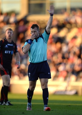 260816 - Newport-Gwent Dragons v Exeter Chiefs - Preseason Friendly -Referee Nigel Owens