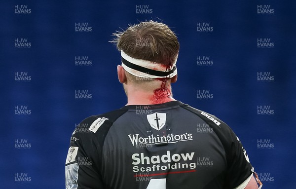 290521 - Dragons v Glasgow Warriors, Guinness PRO14 Rainbow Cup - Matthew Screech of Dragons loses blood after a head injury