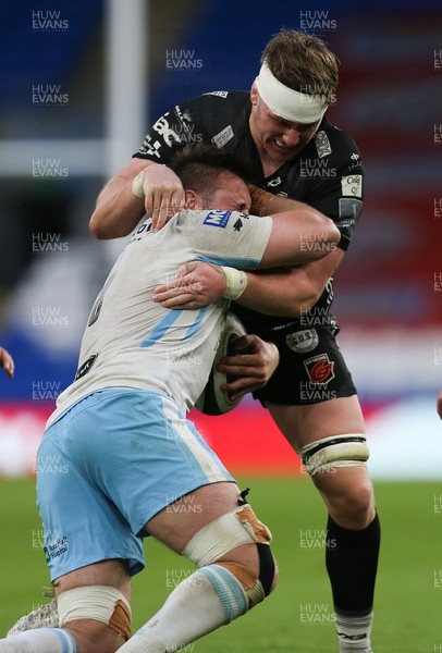 290521 - Dragons v Glasgow Warriors, Guinness PRO14 Rainbow Cup - Matt Fagerson of Glasgow Warriors is tackled by Matthew Screech of Dragons