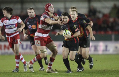 04.11.10..Newport Gwent Dragons v Gloucester, LV= Cup - Dragons Rhodri Gomer-Davies looks to break away 