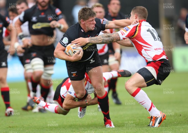 040812 - Newport Gwent Dragons v Gwent Select XV, Pre-season Friendly - Dragons Darren Waters takes on Gwent's Richard Powell and Gwent's Ross Wardle  