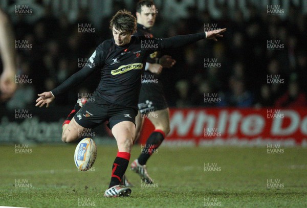 010313 - Newport Gwent Dragons v Leinster, RaboDirect PRO12 - Dragons' Steffan Jones takes a drop goal  