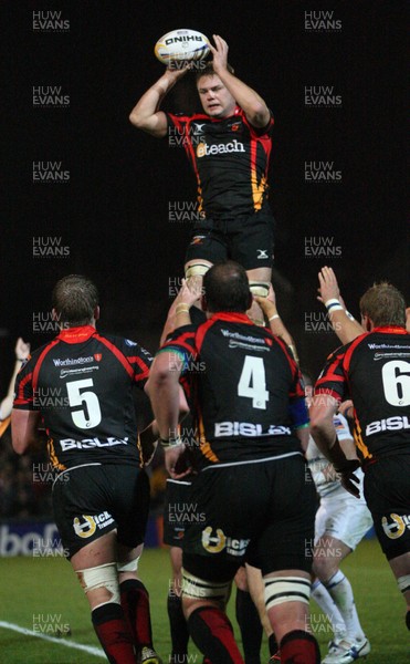 011113 - Newport Gwent Dragons v Leinster, RaboDirect PRO12 - Dragons Lewis Evans takes line out ball