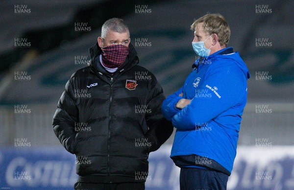 190221 - Dragons v Leinster, Guinness PRO14 - Dragons head coach Dean Ryan chats with Leinster head coach Leo Cullen before the match
