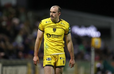 281125 - Dragons RFC v Leinster - United Rugby Championship - Cai Evans of Dragons 