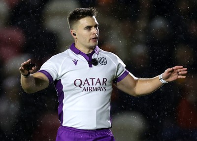 281125 - Dragons RFC v Leinster - United Rugby Championship - Referee Morne Ferreira