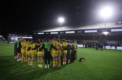 281125 - Dragons RFC v Leinster - United Rugby Championship - Dragons team huddle at full time