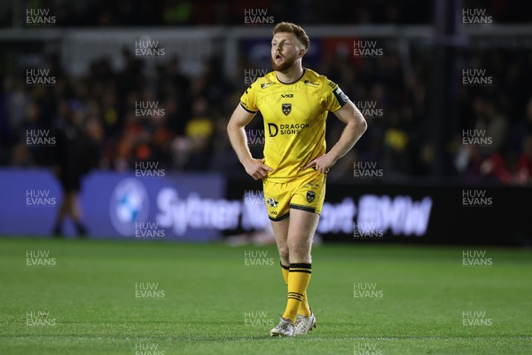 281125 - Dragons RFC v Leinster - United Rugby Championship - Aneurin Owen of Dragons 