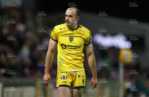 281125 - Dragons RFC v Leinster - United Rugby Championship - Cai Evans of Dragons 