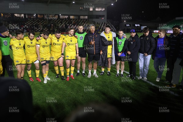 281125 - Dragons RFC v Leinster - United Rugby Championship - Dragons Head Coach Filo Tiatia speaks in the team huddle