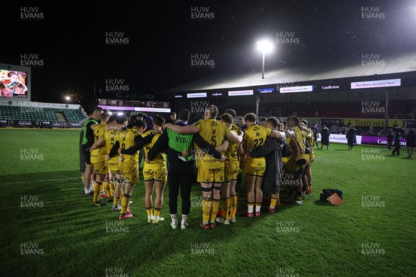 281125 - Dragons RFC v Leinster - United Rugby Championship - Dragons team huddle at full time